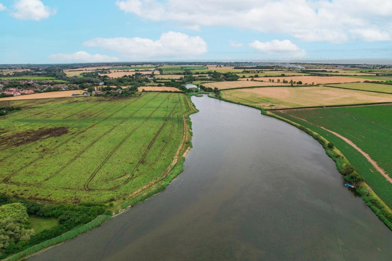 Mill Dam Lake House Saint Osyth エクステリア 写真